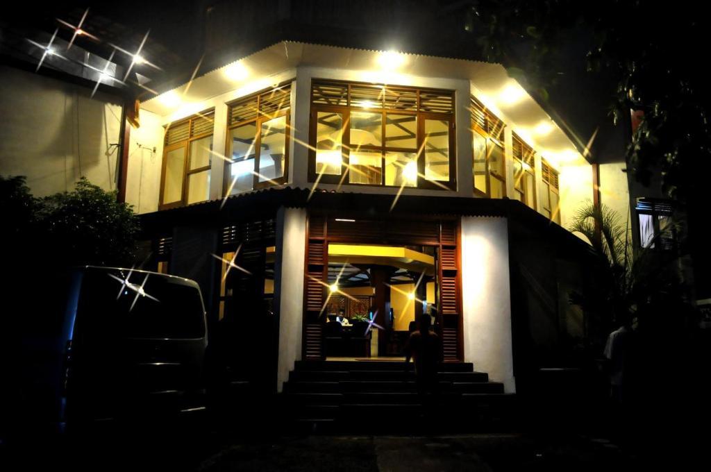Lavendish Beach Resort Unawatuna Exterior photo