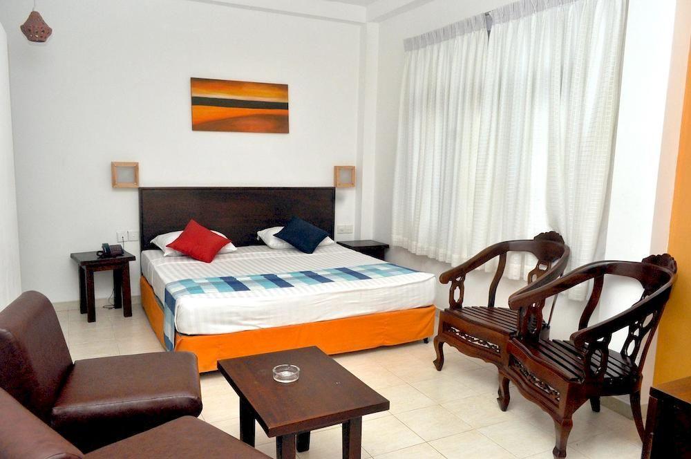 Lavendish Beach Resort Unawatuna Exterior photo