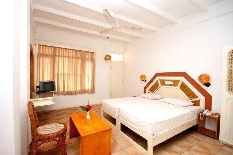 Lavendish Beach Resort Unawatuna Exterior photo