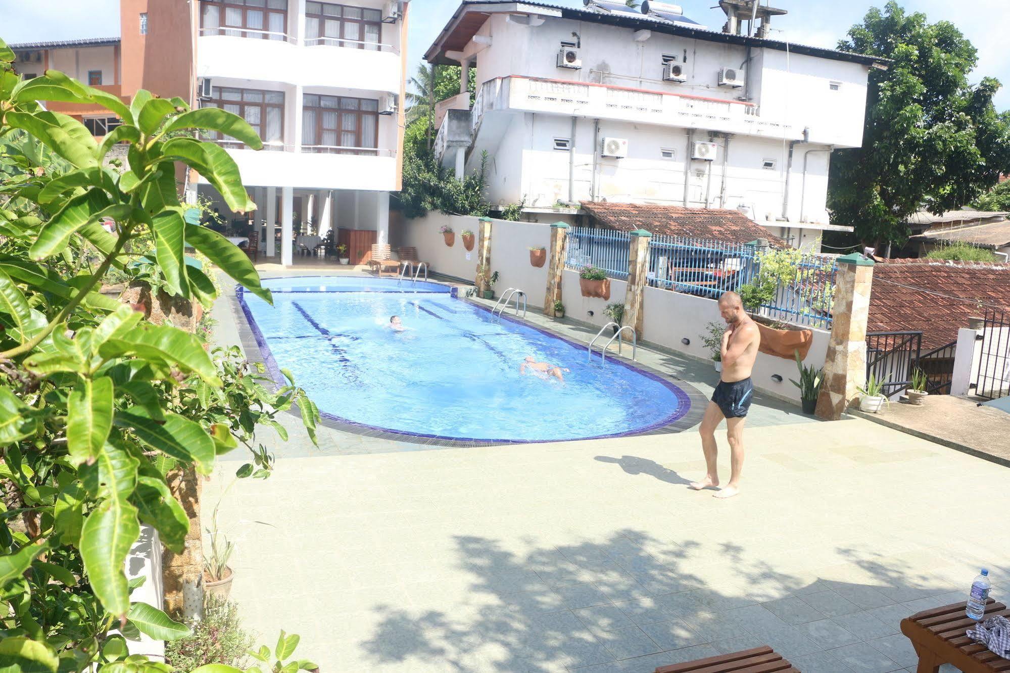 Lavendish Beach Resort Unawatuna Exterior photo