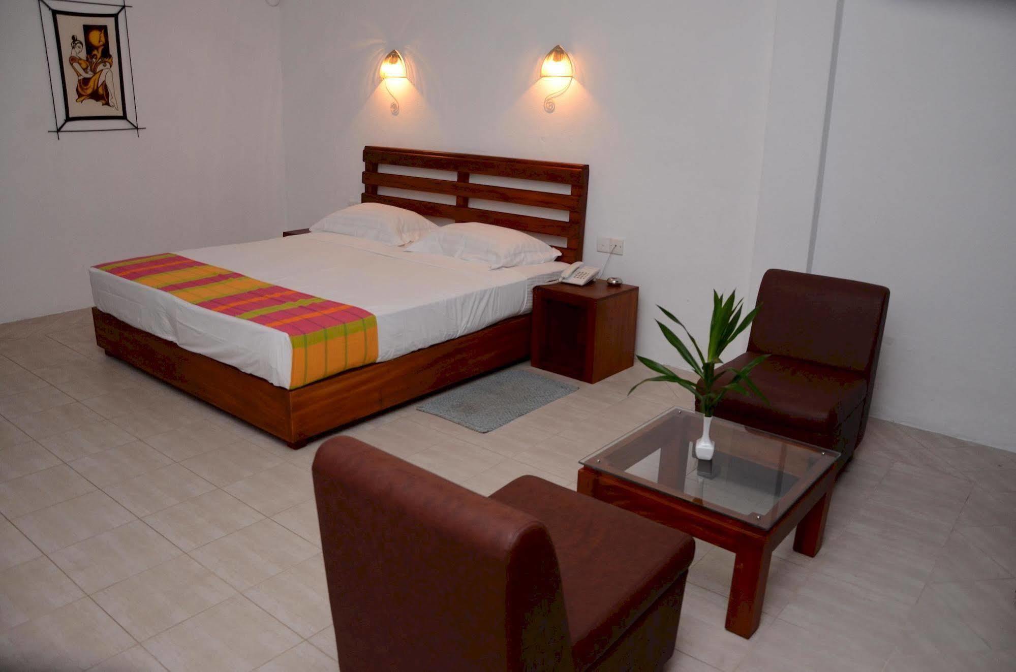 Lavendish Beach Resort Unawatuna Exterior photo