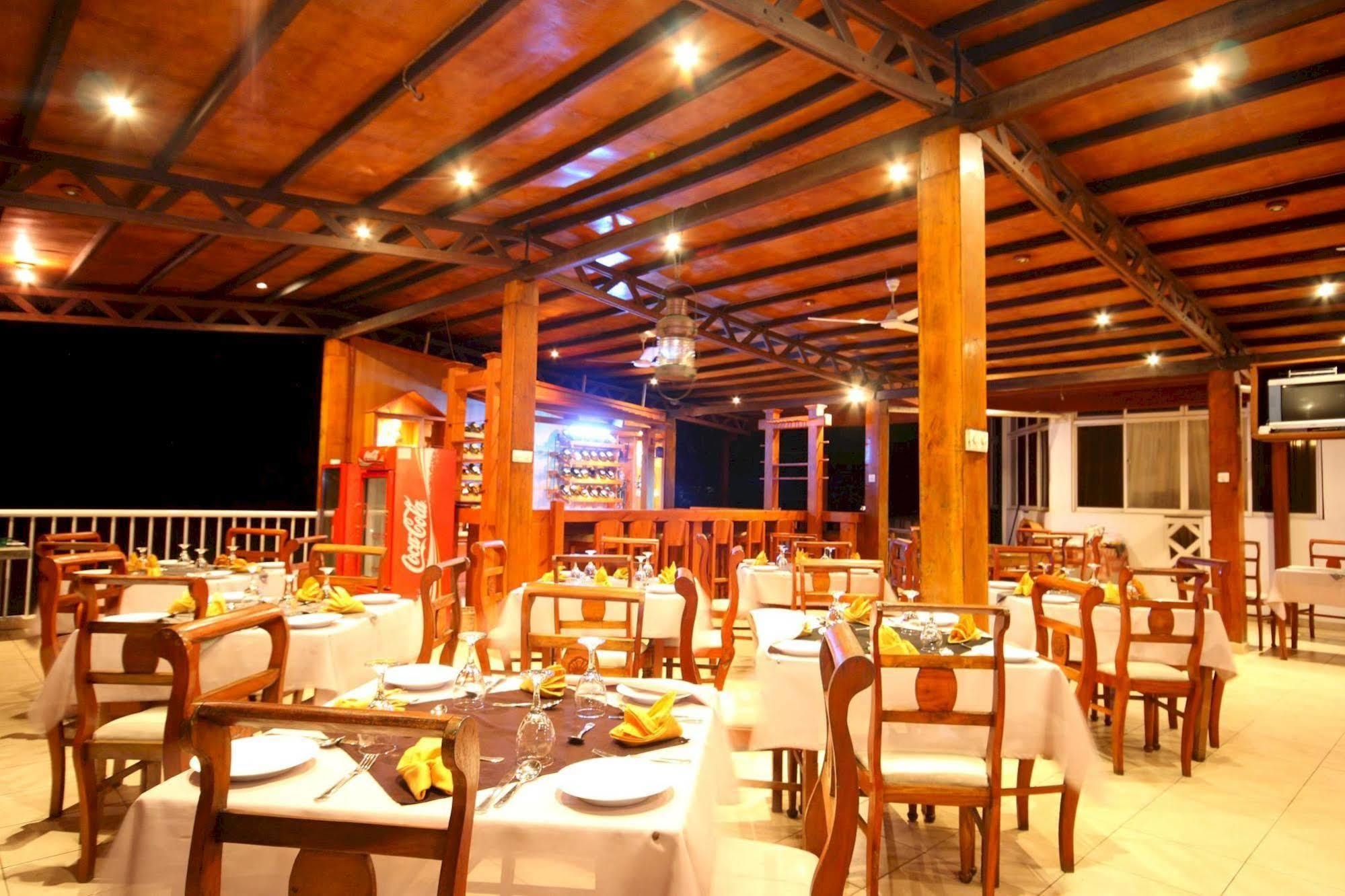 Lavendish Beach Resort Unawatuna Exterior photo