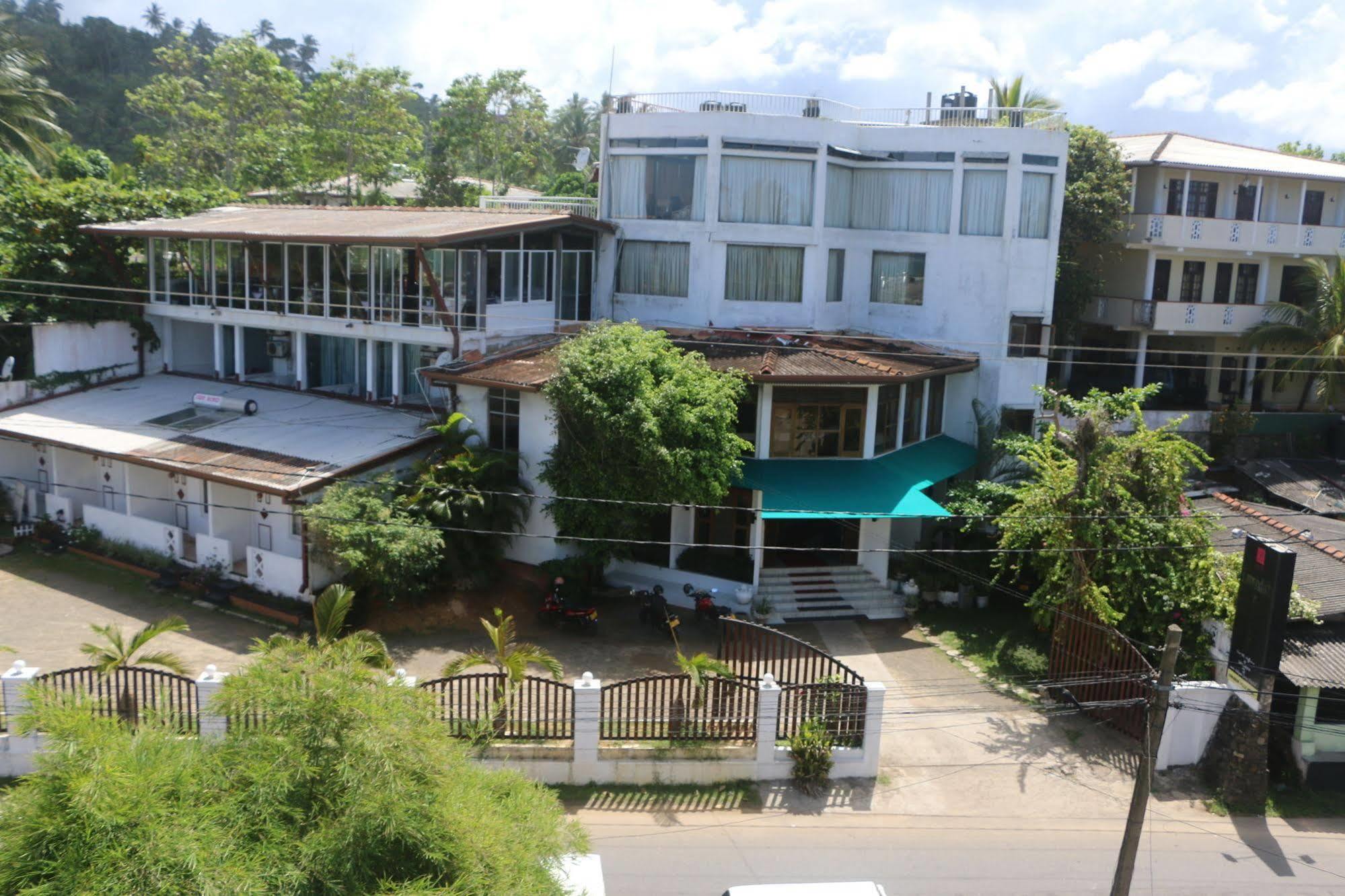 Lavendish Beach Resort Unawatuna Exterior photo