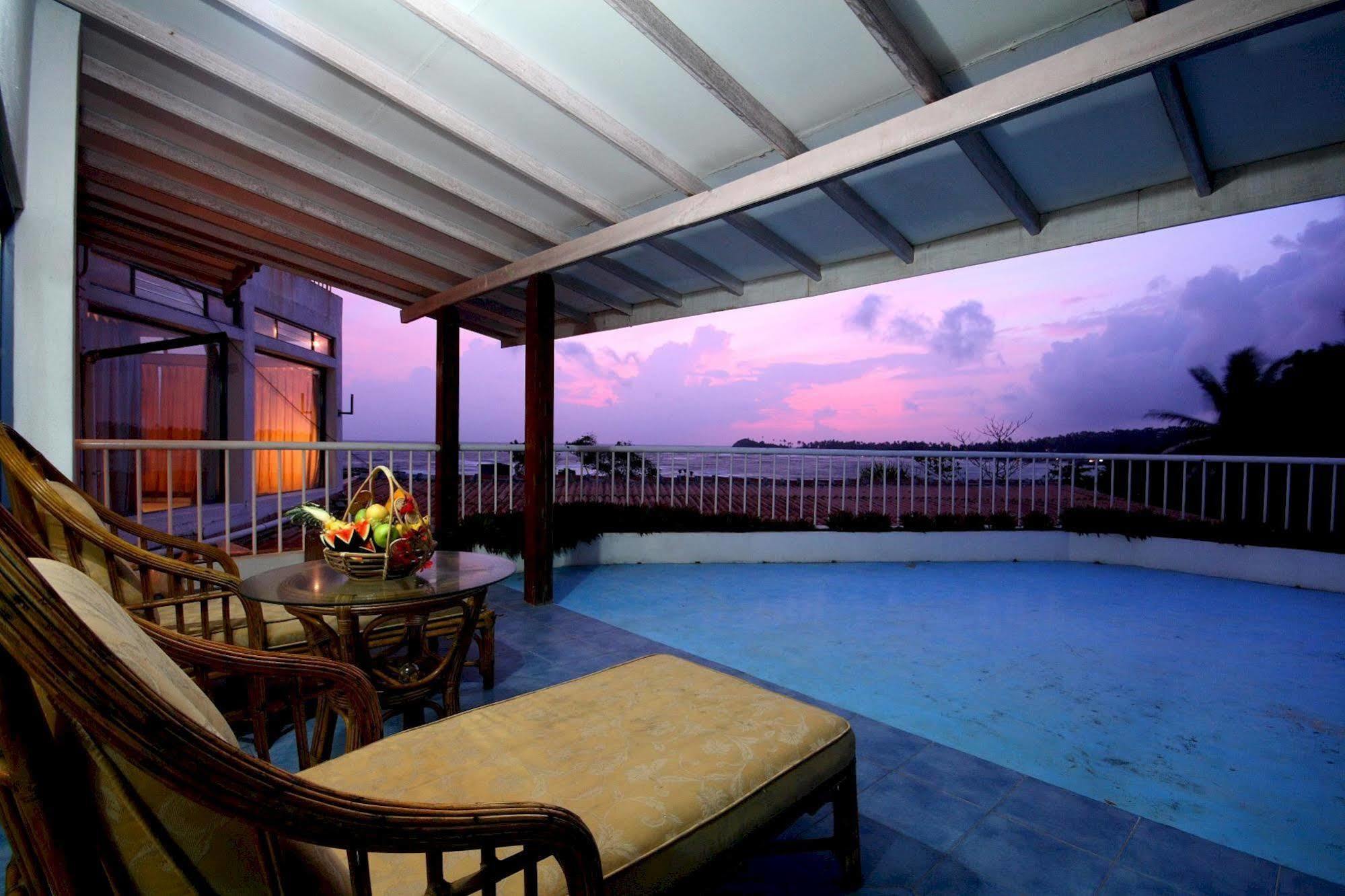 Lavendish Beach Resort Unawatuna Exterior photo