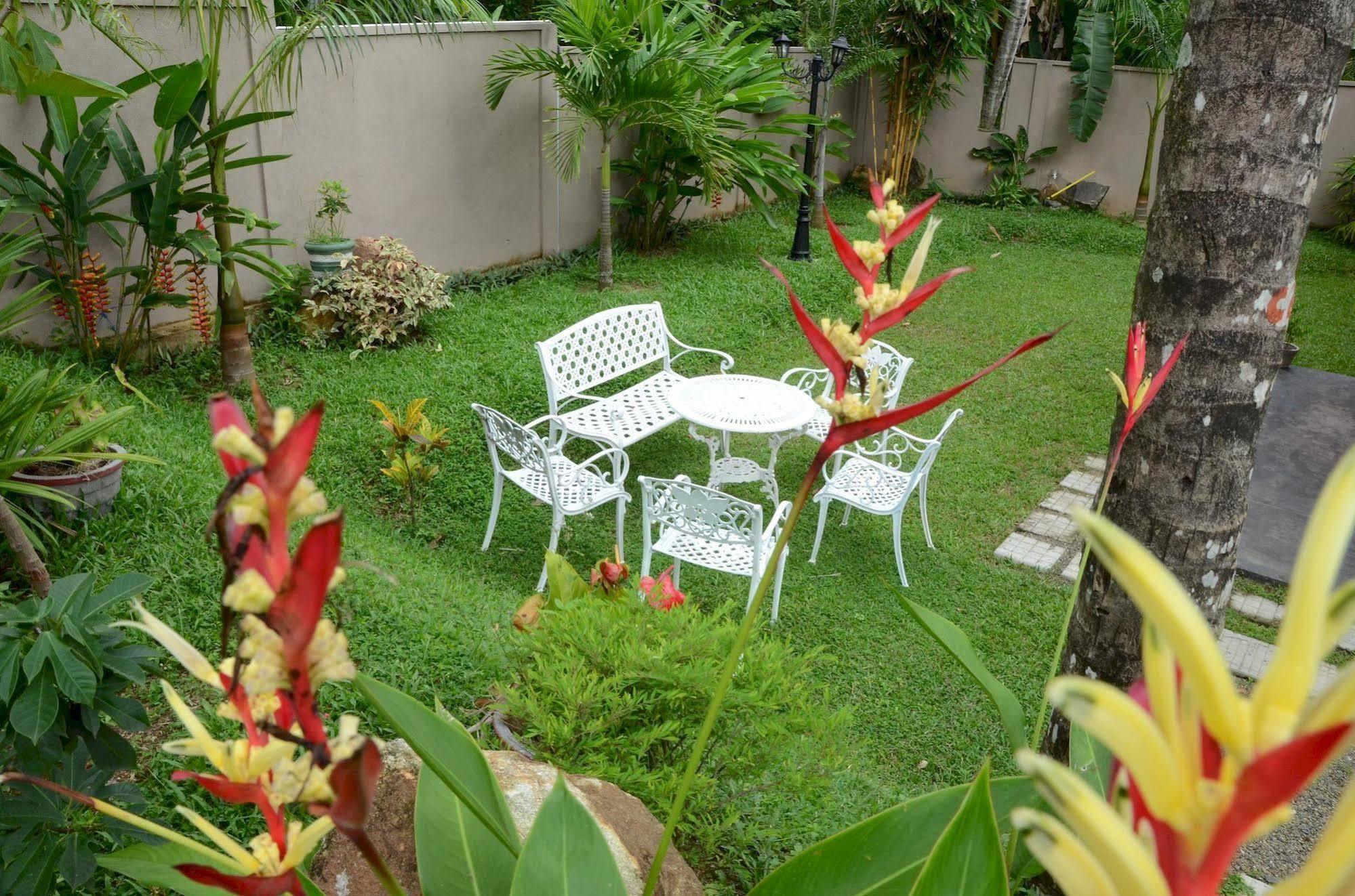 Lavendish Beach Resort Unawatuna Exterior photo