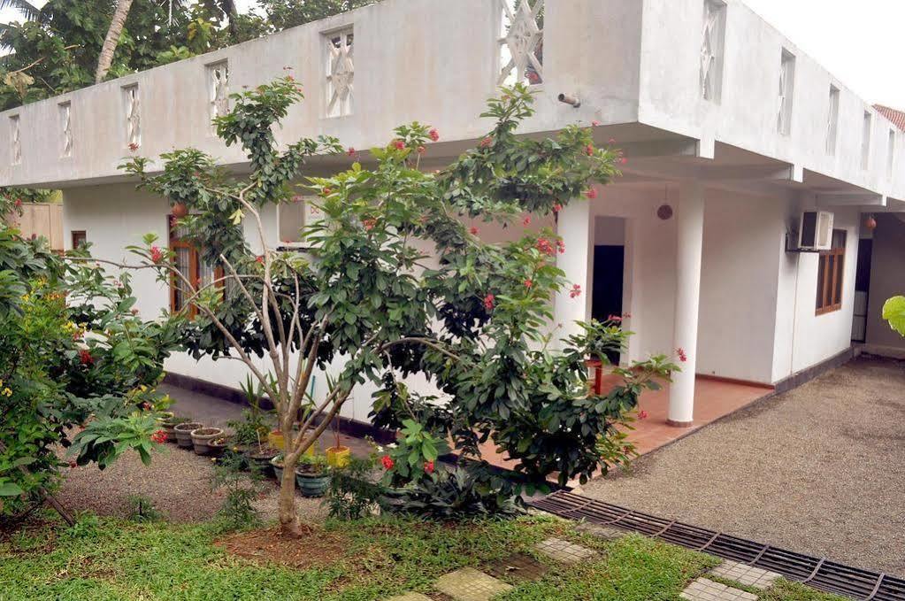 Lavendish Beach Resort Unawatuna Exterior photo