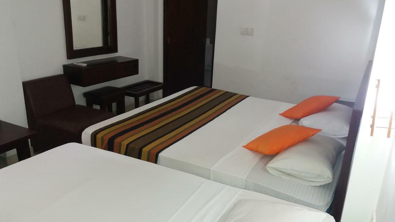 Lavendish Beach Resort Unawatuna Exterior photo