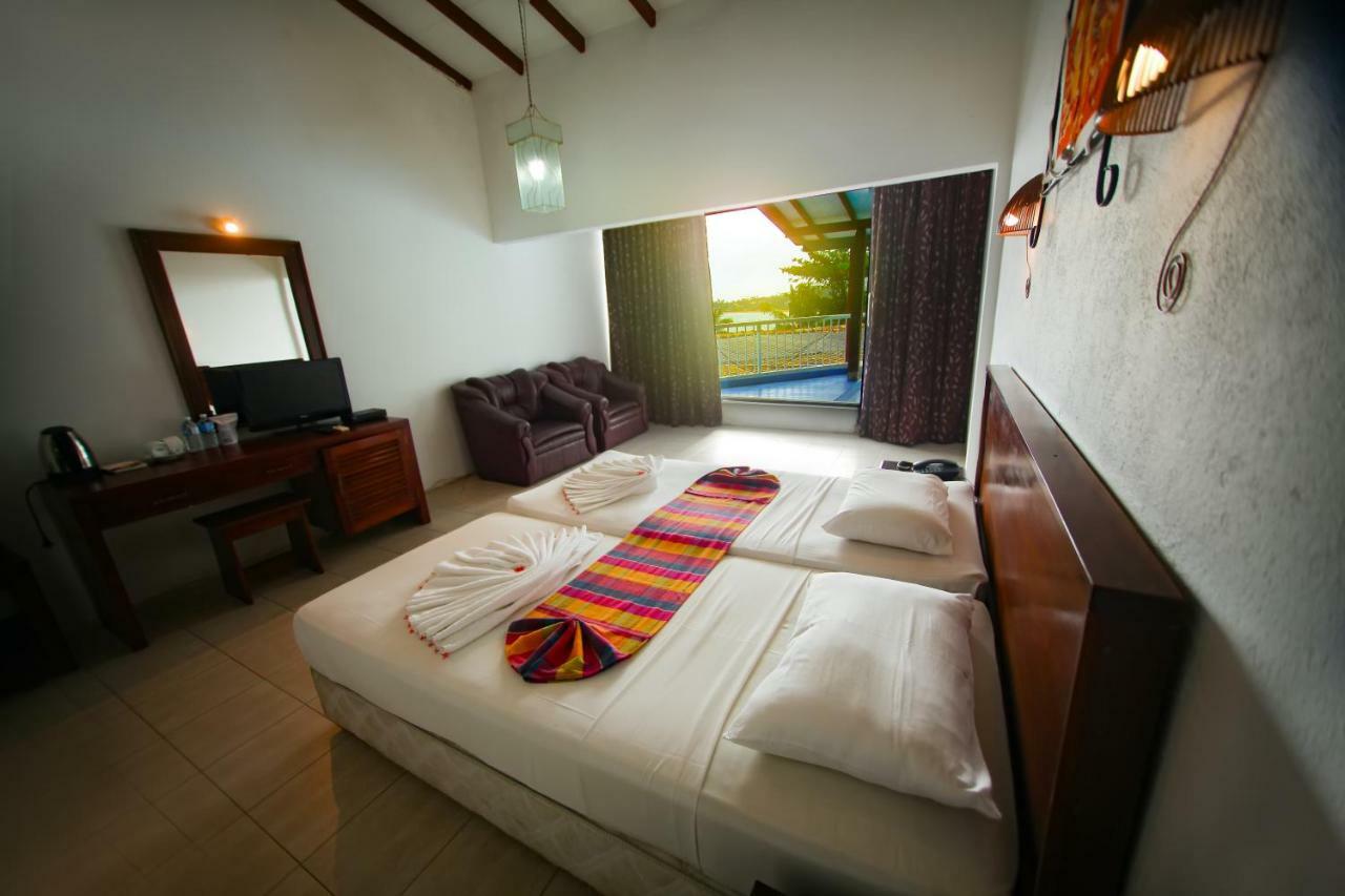 Lavendish Beach Resort Unawatuna Exterior photo